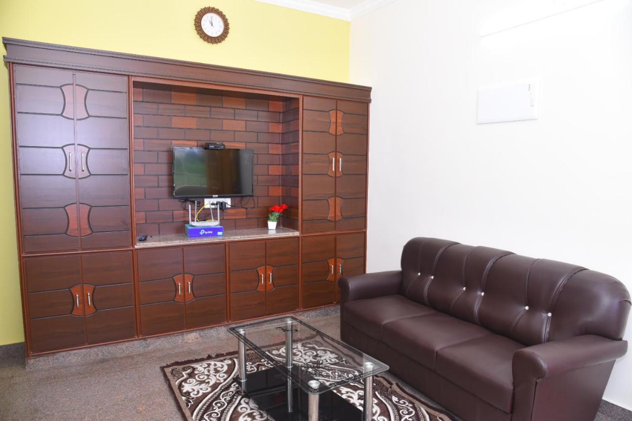 Four Seasons Home Stay Tirupati Dış mekan fotoğraf