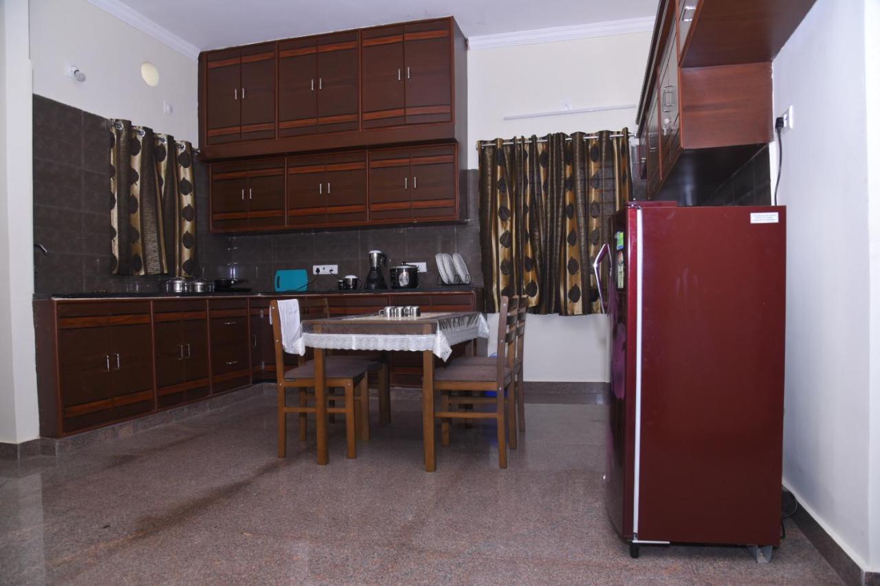 Four Seasons Home Stay Tirupati Dış mekan fotoğraf
