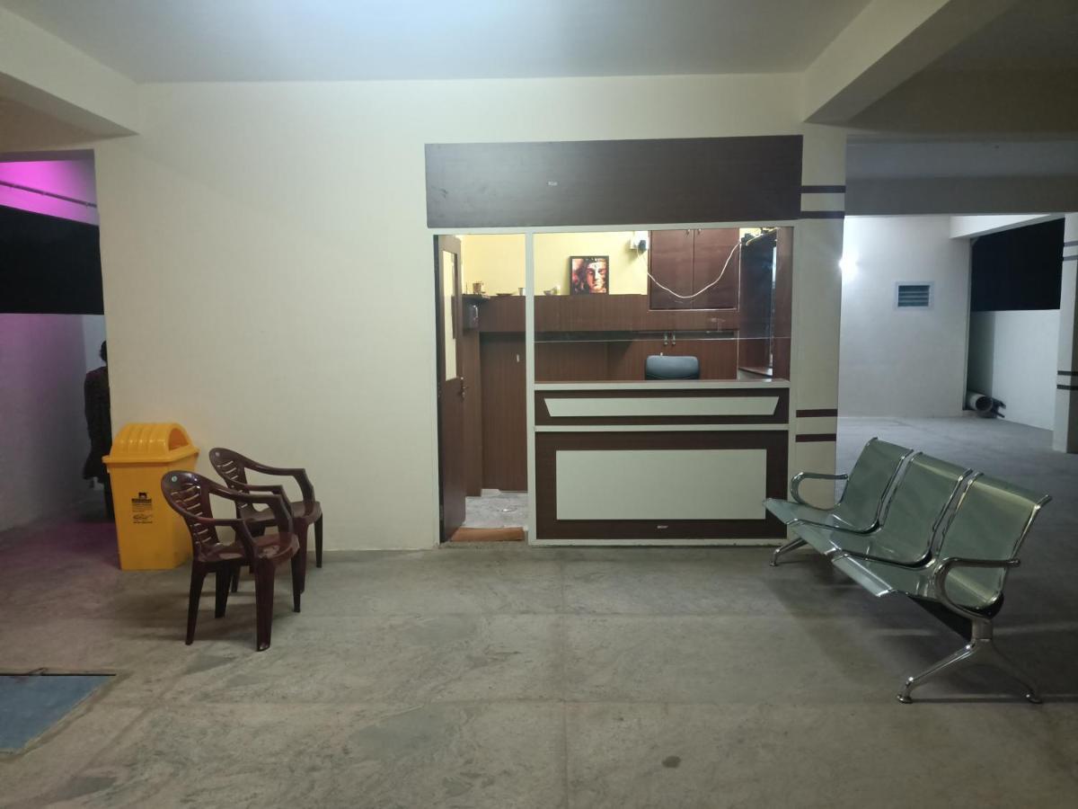 Four Seasons Home Stay Tirupati Dış mekan fotoğraf
